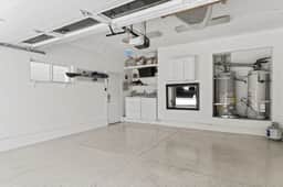 4 Car Parking! Steps 2 Lido Village/Marina/A+ Location! - Image 2