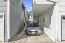 4 Car Parking! Steps 2 Lido Village/Marina/A+ Location! - Image 3