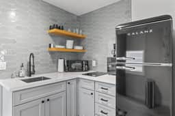 Balboa Island Luxury Studio- AC! Ferry Close! - Image 3