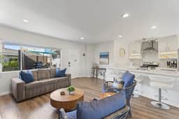 Hideaway D- Walk to the beach, Downtown, AC! - Image 2