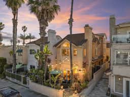 Ocean Views, Steps to Main Street & Beach, 3 Ensuite Bath! - Image 3