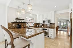 Ocean Views, Steps to Main Street & Beach, 3 Ensuite Bath! - Image 5
