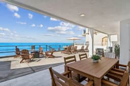 Sea Glass Beach Villa!  On the SAND! Central Air Conditioning! - Image 3