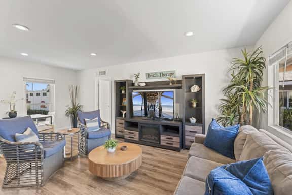 Hideaway D- Walk to the beach, Downtown, AC! - Image 1