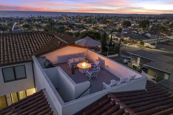 Walk to Pier & Downtown | Rooftop Ocean View Deck! - Image 1