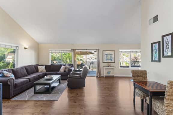 Walk to the Beach, Wedding Venues, Air Conditioning! - Image 1