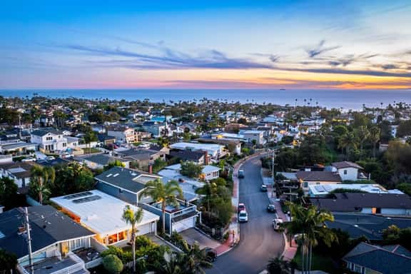 T Street Beach, Upgraded and Modern - Image 1