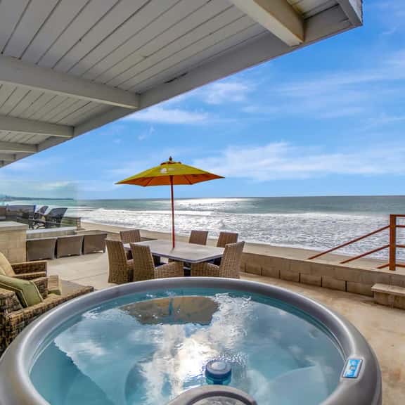 ON THE SAND! Hot Tub - Image 1