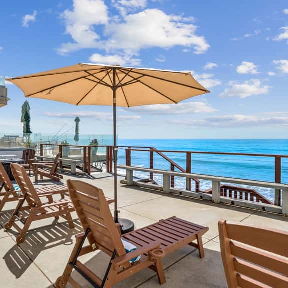 Sea Glass Beach Villa!  On the SAND! Central Air Conditioning! - Image 1