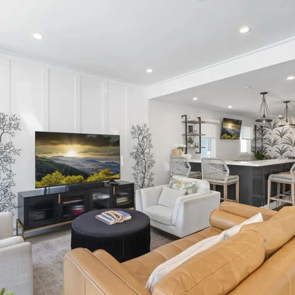 THE Balboa Island House!  5 Bed/5 En Suite Bath, Ferry close! - Image 1