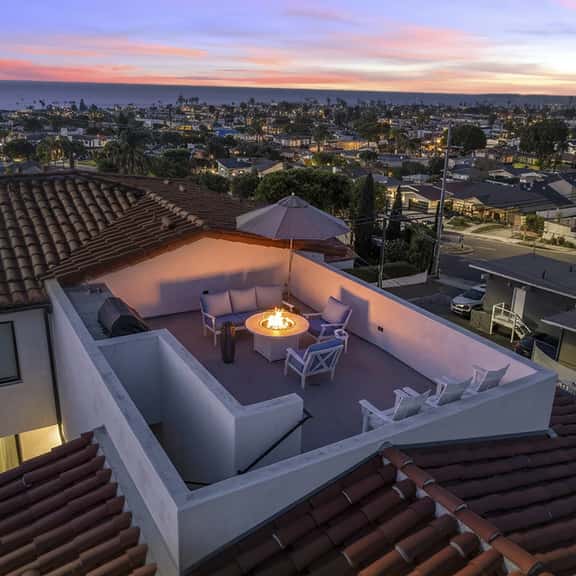 Walk to Pier & Downtown | Rooftop Ocean View Deck! - Image 1