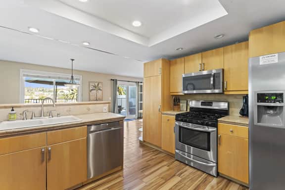 3BR Beach Condo- Walk to Beach, Casino and Ole Hanson Wedding Venues! AC! - Image 5
