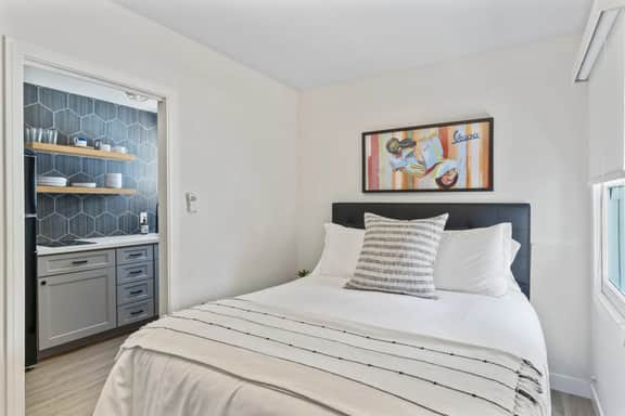 Balboa Island Cottage- Air Conditioning!  Ferry Close - Image 5