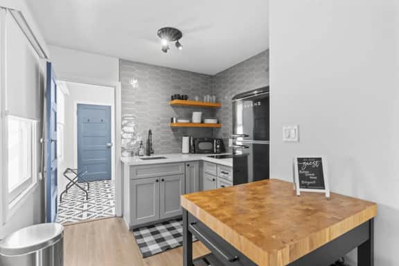 Balboa Island Luxury Studio- AC! Ferry Close! - Image 5