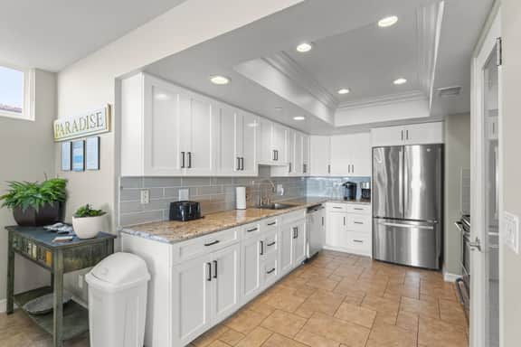 Hawaiian Style! Beachfront on Beach Road! - Image 4