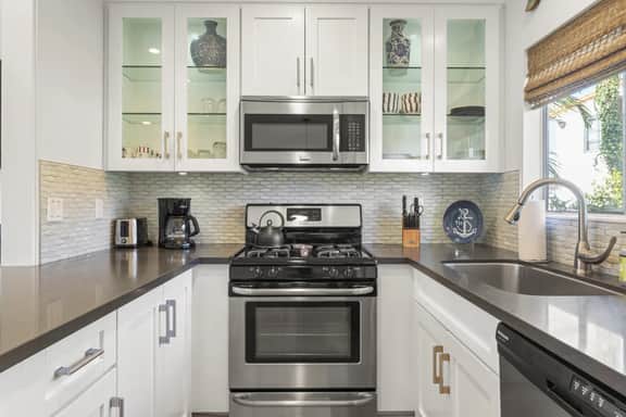 Hideaway B- Walk to the beach, Downtown, AC! - Image 2