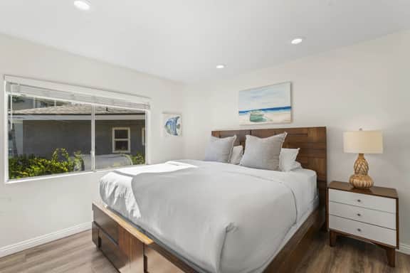 Hideaway D- Walk to the beach, Downtown, AC! - Image 5