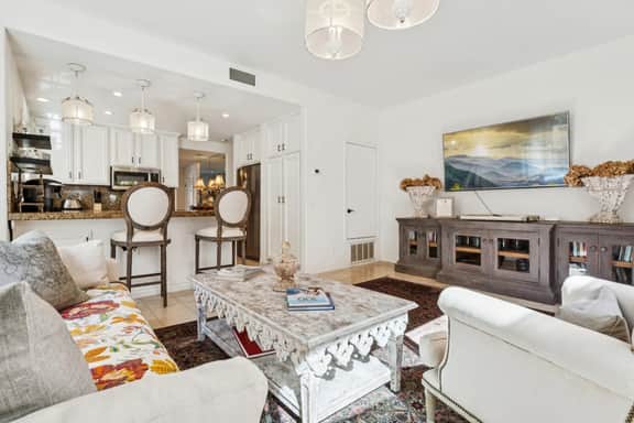 Ocean Views, Steps to Main Street & Beach, 3 Ensuite Bath! - Image 4
