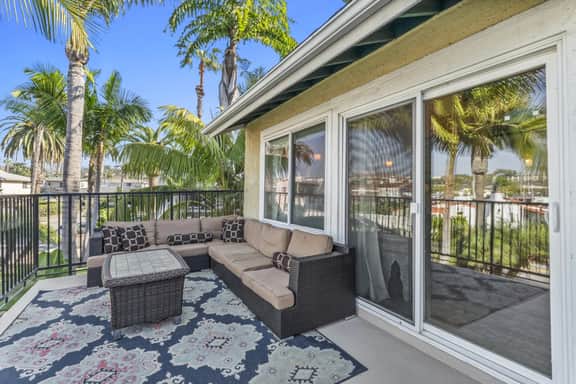 Sunny Surfside 2BR Near North Beach- AC! - Image 4
