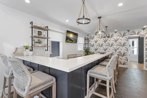 THE Balboa Island House! 5 Bed/5 En Suite Bath, Ferry close! - Image 2