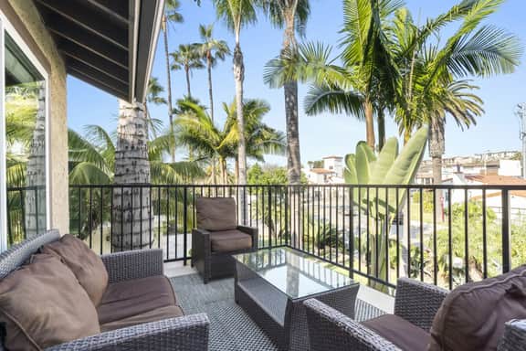 Tropical 2BR Retreat - Walk to Beach + Large Deck Unit A - Image 5