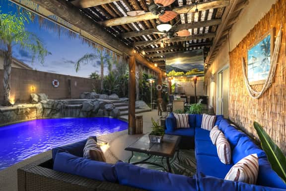 Tropical Vibes! Prime La Quinta Location! - Image 2