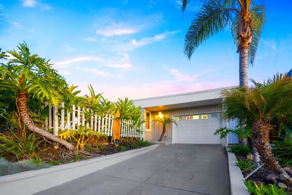 T Street Beach, Upgraded and Modern - Image 3