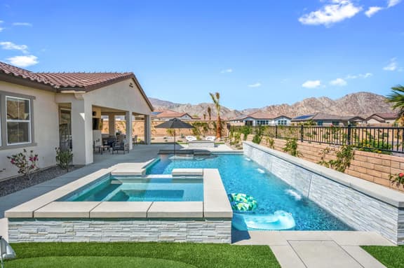 Luxury Desert Escape - Image 1