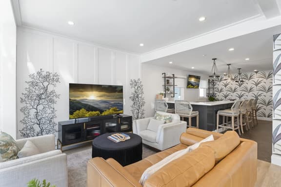 THE Balboa Island House! 5 Bed/5 En Suite Bath, Ferry close! - Image 1